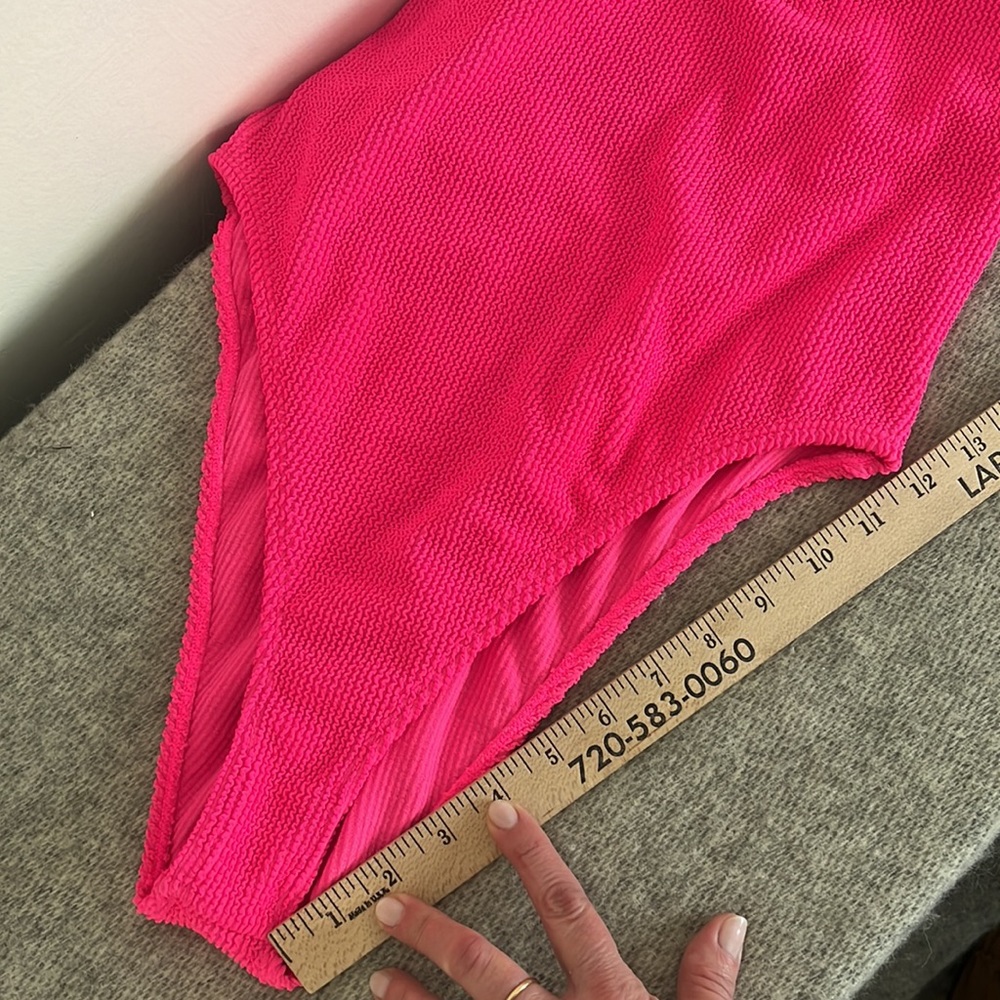 Good American Swimsuit, Sz 3/4 neon pink with cool texture. - Picture 12 of 13